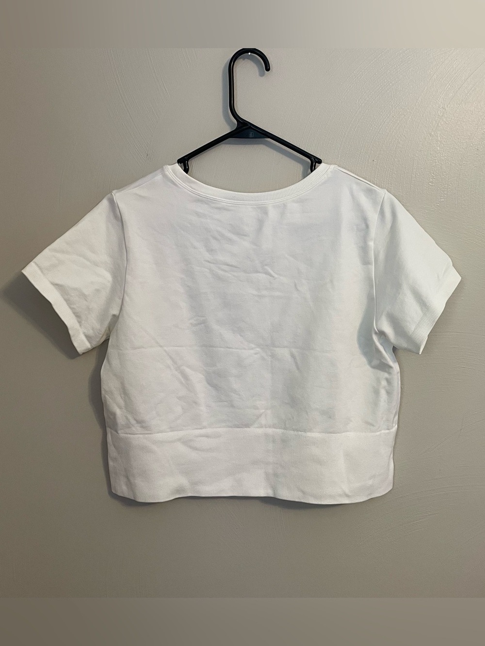 Offline By Aerie White Athletic Crop Size XL - Picture 3 of 5